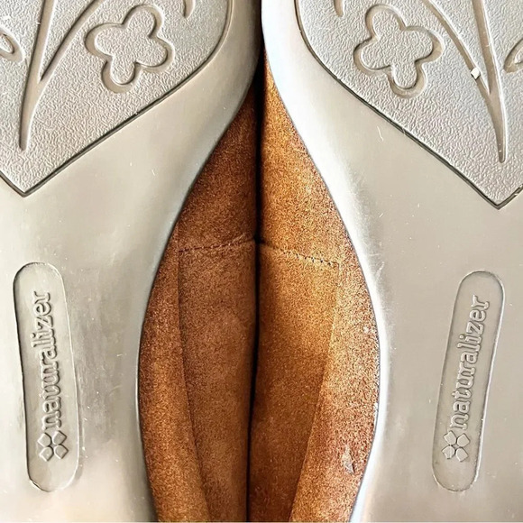 Naturalizer Women’s Size 8.5 Brown Suede Square Toe Pump Office Career Comfort - Picture 9 of 10